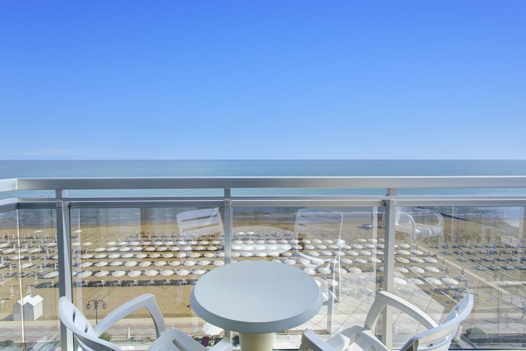 Hotel Byron Bellavista Lido di Jesolo Esterno foto